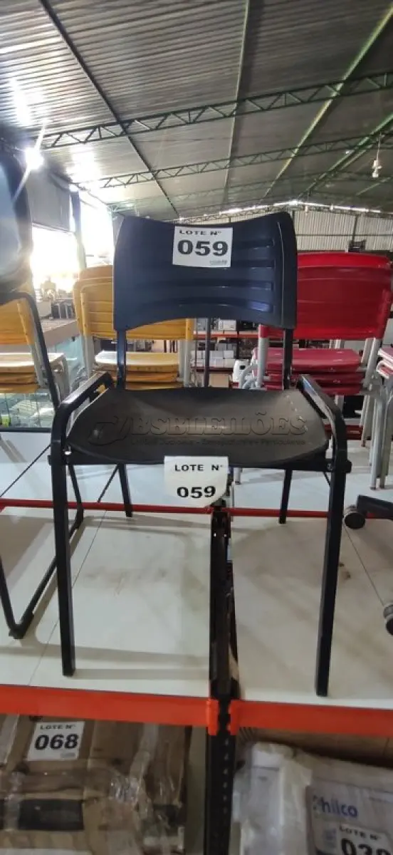 LOTE 059 - 01 CADEIRA ISO FIXA ESCRITÓRIO (NO ESTADO, NÃO SABEMOS SE FUNCIONA. LEILÃO NÃO TEM GARANTIA E NEM DEVOLUÇÃO, SUJEITO A POSSÍVEIS AVARIAS VISÍVEIS/OCULTAS E/OU AUSÊNCIA DE COMPONENTES)