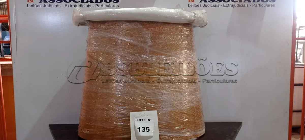 LOTE 135 -  01 BASE DE MESA EM MADEIRA.  (NO ESTADO, NÃO SABEMOS SE FUNCIONA. LEILÃO NÃO TEM GARANTIA E NEM DEVOLUÇÃO, SUJEITO A POSSÍVEIS AVARIAS VISÍVEIS/OCULTAS E/OU AUSÊNCIA DE COMPONENTES)