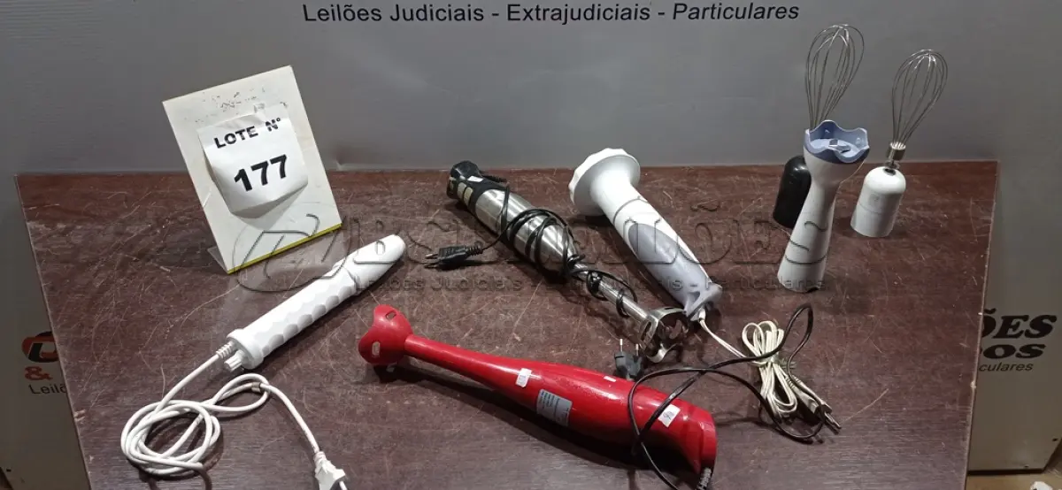 LOTE 177 - 01 DISPOSITIVO DE TERAPIA DE ALTA FREQUÊNCIA E 03 MIXERS COM ACESSÓRIOS DE MARCAS E MODELOS DIVERSOS. (NO ESTADO) ATENÇÃO! FAZER A VISITAÇÃO ANTES DE ARREMATAR, NÃO SABEMOS SE FUNCIONA, LEILÃO NÃO TEM GARANTIA E NEM DEVOLUÇÃO, SUJEITO A POSSÍVEIS AVARIAS VISÍVEIS/OCULTAS E/OU AUSÊNCIA DE COMPONENTES.