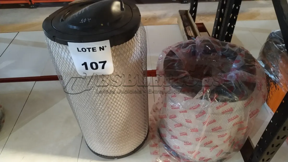 LOTE 107 - 01 FILTRO DE AR WEGA 604 PARA CAMINHÃO VOLVO FH E 01 FILTRO DE AR DONALDSON UTILIZADO EM MAQUINÁRIO PESADO. (NO ESTADO, NÃO SABEMOS SE FUNCIONA. LEILÃO NÃO TEM GARANTIA E NEM DEVOLUÇÃO, SUJEITO A POSSÍVEIS AVARIAS VISÍVEIS/OCULTAS E/OU AUSÊNCIA DE COMPONENTES)