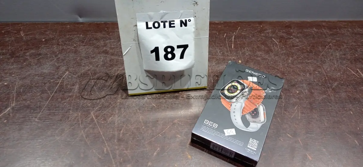 LOTE 187 - 01 SMART WATCH BENEDO BE8 ULTRA MINI NA COR AZUL. (NO ESTADO, NÃO SABEMOS SE FUNCIONA. LEILÃO NÃO TEM GARANTIA E NEM DEVOLUÇÃO, SUJEITO A POSSÍVEIS AVARIAS VISÍVEIS/OCULTAS E/OU AUSÊNCIA DE COMPONENTES)