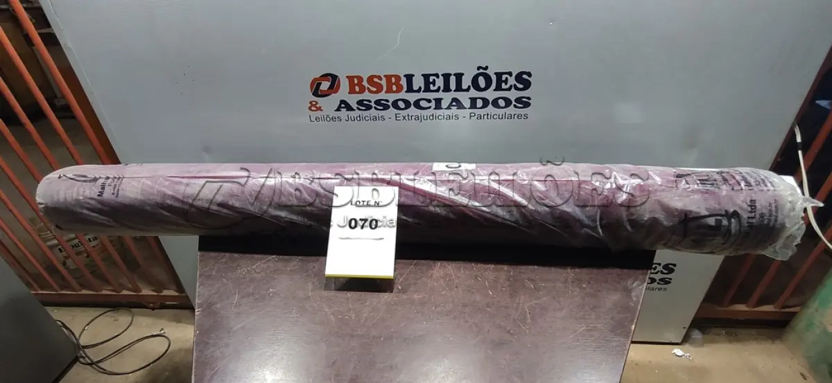 LOTE 070 - 01 ROLO DE TECIDO COTTON GOLD RAMADO ESCURO - 96% ALGODÃO 4% ELASTANO COR 102068 MENDONZA 15,18KG (NO ESTADO, NÃO SABEMOS SE FUNCIONA. LEILÃO NÃO TEM GARANTIA E NEM DEVOLUÇÃO, SUJEITO A POSSÍVEIS AVARIAS VISÍVEIS/OCULTAS E/OU AUSÊNCIA DE COMPONENTES)