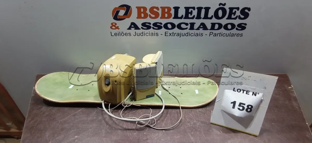 LOTE 158 - 01 SHAPE DE SKATE TAMANHO 8.0 MARCA FUTURE, 01 ESTABILIZADOR DE 300VA MARCA SMS E 02 CAIXAS DE SOM MULTIMIDIA MODELO SPEAK SYSTEM (NO ESTADO) ATENÇÃO! FAZER A VISITAÇÃO ANTES DE ARREMATAR, NÃO SABEMOS SE FUNCIONA, LEILÃO NÃO TEM GARANTIA E NEM DEVOLUÇÃO, SUJEITO A POSSÍVEIS AVARIAS VISÍVEIS/OCULTAS E/OU AUSÊNCIA DE COMPONENTES.