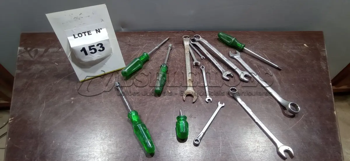 LOTE 153 - 01 LOTE COM VÁRIAS CHAVES TAMANHOS E MEDIDAS DIVERSAS MARCA BELZER. (NO ESTADO) ATENÇÃO! FAZER A VISITAÇÃO ANTES DE ARREMATAR, NÃO SABEMOS SE FUNCIONA, LEILÃO NÃO TEM GARANTIA E NEM DEVOLUÇÃO, SUJEITO A POSSÍVEIS AVARIAS VISÍVEIS/OCULTAS E/OU AUSÊNCIA DE COMPONENTES.