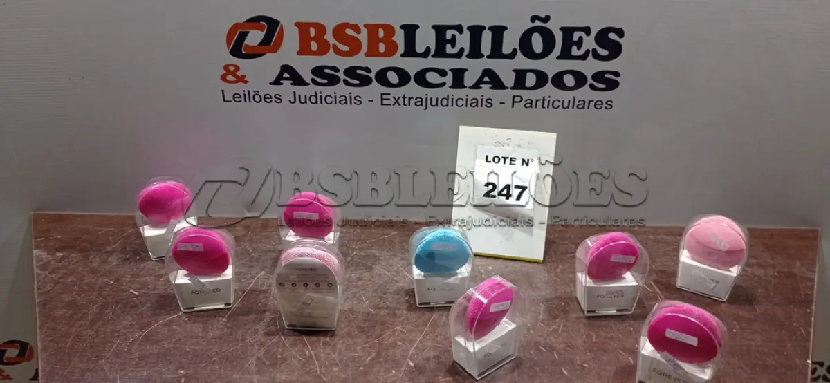 LOTE 247 - 10 ESCOVAS DE LIMPEZA FACIAL.  (NO ESTADO, NÃO SABEMOS SE FUNCIONA. LEILÃO NÃO TEM GARANTIA E NEM DEVOLUÇÃO, SUJEITO A POSSÍVEIS AVARIAS VISÍVEIS/OCULTAS E/OU AUSÊNCIA DE COMPONENTES)