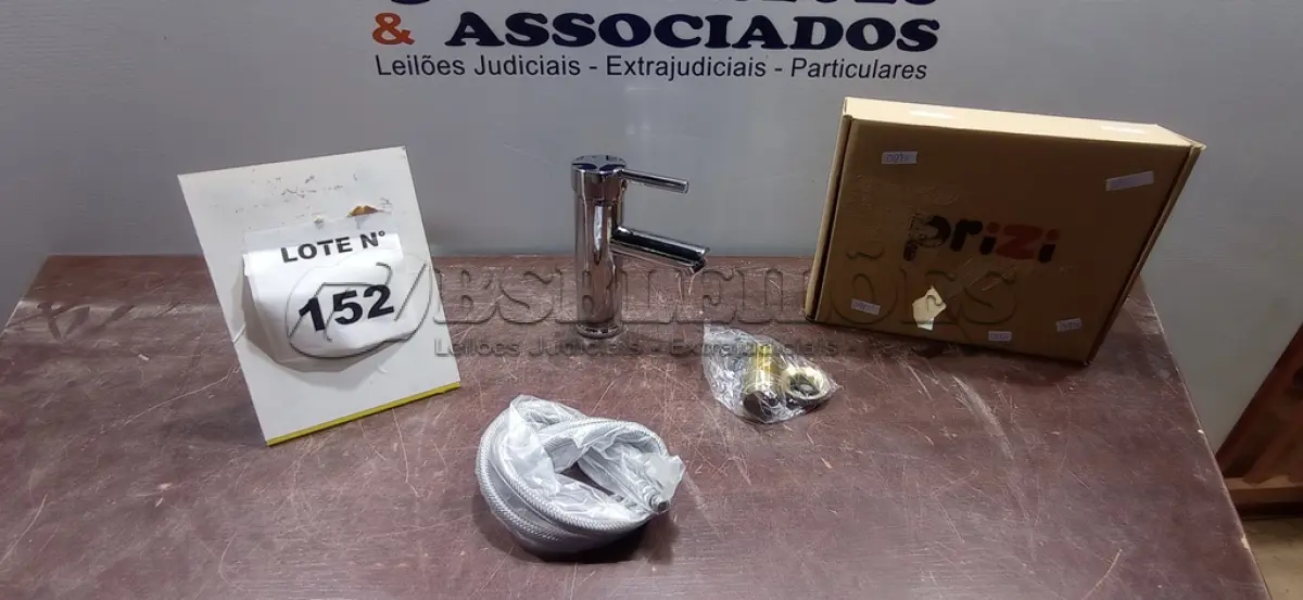 LOTE 152 - 01 TORNEIRA MISTURADOR MARCA PRIZI COM ACESSÓRIOS. (NO ESTADO) ATENÇÃO! FAZER A VISITAÇÃO ANTES DE ARREMATAR, NÃO SABEMOS SE FUNCIONA, LEILÃO NÃO TEM GARANTIA E NEM DEVOLUÇÃO, SUJEITO A POSSÍVEIS AVARIAS VISÍVEIS/OCULTAS E/OU AUSÊNCIA DE COMPONENTES.