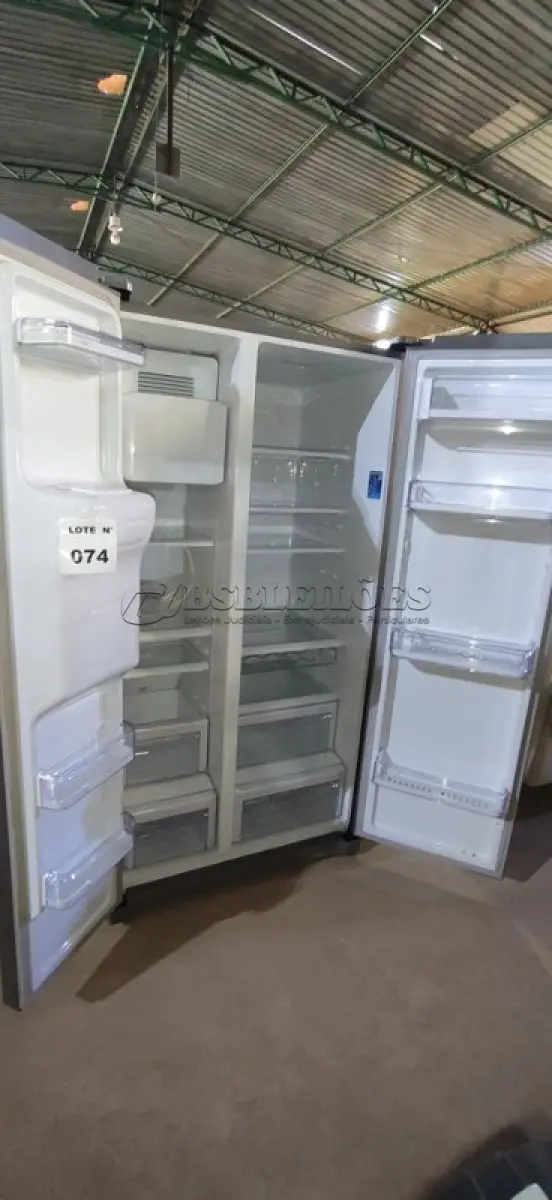 LOTE 074 - 01 GELADEIRA SAMSUNG SIDE BY SIDE 220V (NO ESTADO, NÃO SABEMOS SE FUNCIONA. LEILÃO NÃO TEM GARANTIA E NEM DEVOLUÇÃO, SUJEITO A POSSÍVEIS AVARIAS VISÍVEIS/OCULTAS E/OU AUSÊNCIA DE COMPONENTES)