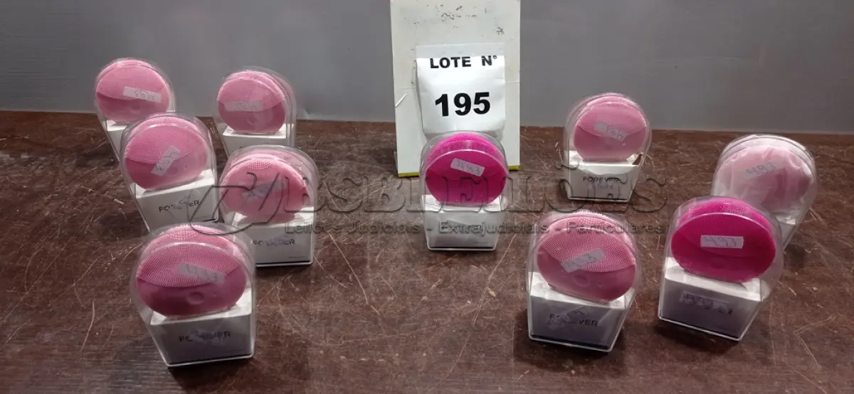 LOTE 195 -  10 ESCOVAS DE LIMPEZA FACIAL.  (NO ESTADO, NÃO SABEMOS SE FUNCIONA. LEILÃO NÃO TEM GARANTIA E NEM DEVOLUÇÃO, SUJEITO A POSSÍVEIS AVARIAS VISÍVEIS/OCULTAS E/OU AUSÊNCIA DE COMPONENTES)