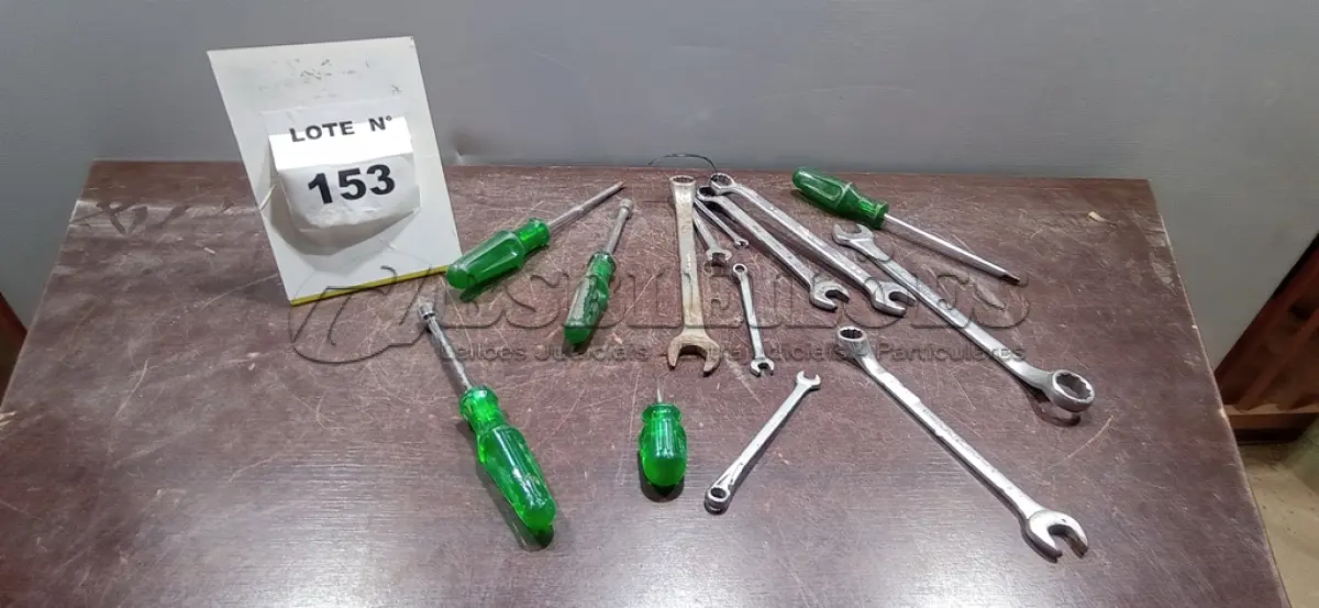 LOTE 153 - 01 LOTE COM VÁRIAS CHAVES TAMANHOS E MEDIDAS DIVERSAS MARCA BELZER. (NO ESTADO) ATENÇÃO! FAZER A VISITAÇÃO ANTES DE ARREMATAR, NÃO SABEMOS SE FUNCIONA, LEILÃO NÃO TEM GARANTIA E NEM DEVOLUÇÃO, SUJEITO A POSSÍVEIS AVARIAS VISÍVEIS/OCULTAS E/OU AUSÊNCIA DE COMPONENTES.
