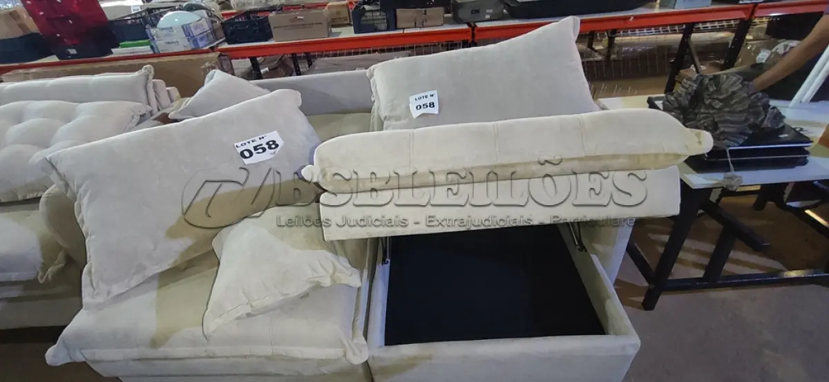 LOTE 058 - 01 SOFÁ CAMA BAÚ RETRÁTIL 1,80M SOFTGEL PETIT BOUCLE - CAMA INBOX (NO ESTADO, NÃO SABEMOS SE FUNCIONA. LEILÃO NÃO TEM GARANTIA E NEM DEVOLUÇÃO, SUJEITO A POSSÍVEIS AVARIAS VISÍVEIS/OCULTAS E/OU AUSÊNCIA DE COMPONENTES)