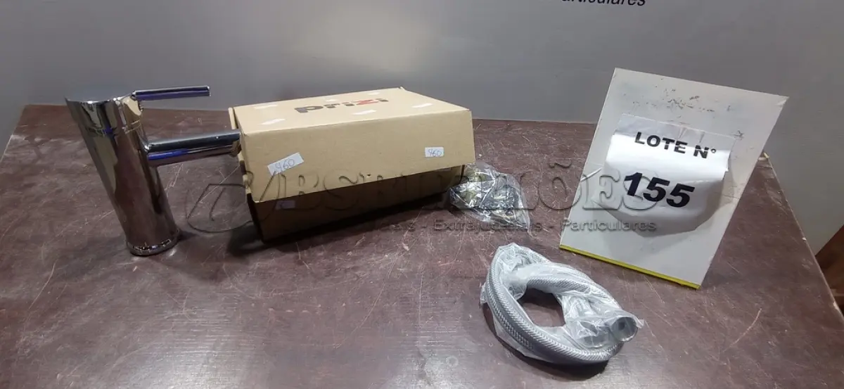 LOTE 155 - 01 TORNEIRA MISTURADOR MARCA PRIZI COM ACESSÓRIOS. (NO ESTADO) ATENÇÃO! FAZER A VISITAÇÃO ANTES DE ARREMATAR, NÃO SABEMOS SE FUNCIONA, LEILÃO NÃO TEM GARANTIA E NEM DEVOLUÇÃO, SUJEITO A POSSÍVEIS AVARIAS VISÍVEIS/OCULTAS E/OU AUSÊNCIA DE COMPONENTES.