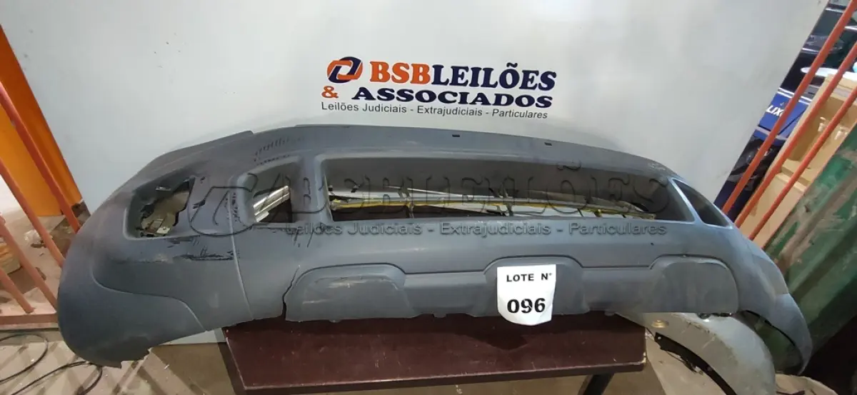 LOTE 096 - 01 PARACHOQUE DO FORD FOCUS 2009 A 2013 E 01 PARACHOQUE DO FORD RANGER 2013 A 2016. (NO ESTADO, NÃO SABEMOS SE FUNCIONA. LEILÃO NÃO TEM GARANTIA E NEM DEVOLUÇÃO, SUJEITO A POSSÍVEIS AVARIAS VISÍVEIS/OCULTAS E/OU AUSÊNCIA DE COMPONENTES)