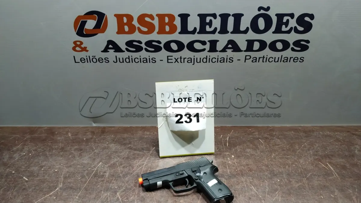 LOTE 231 - 01 PISTOLA DE AIRSOFT SPRING BBS. (NO ESTADO, NÃO SABEMOS SE FUNCIONA. LEILÃO NÃO TEM GARANTIA E NEM DEVOLUÇÃO, SUJEITO A POSSÍVEIS AVARIAS VISÍVEIS/OCULTAS E/OU AUSÊNCIA DE COMPONENTES)