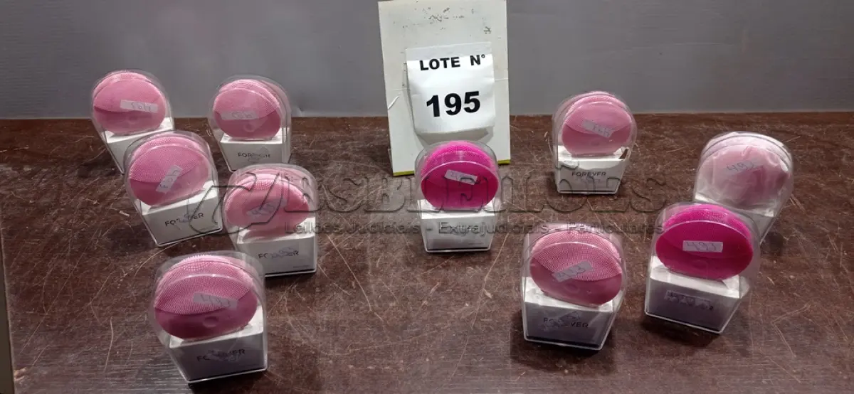 LOTE 195 -  10 ESCOVAS DE LIMPEZA FACIAL.  (NO ESTADO, NÃO SABEMOS SE FUNCIONA. LEILÃO NÃO TEM GARANTIA E NEM DEVOLUÇÃO, SUJEITO A POSSÍVEIS AVARIAS VISÍVEIS/OCULTAS E/OU AUSÊNCIA DE COMPONENTES)