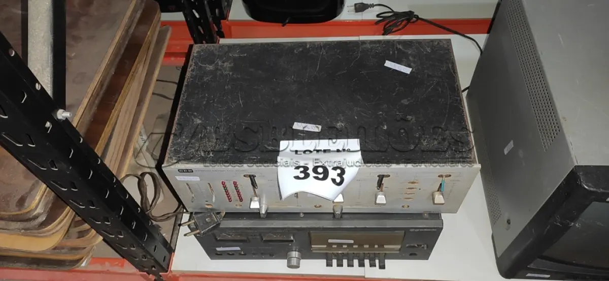 LOTE 393 -   01 STEREO MIXER CCE DX6060 E 01 TAPE DECK GRADIENTE CD 5500 (NO ESTADO) ATENÇÃO! FAZER A VISITAÇÃO ANTES DE ARREMATAR, NÃO SABEMOS SE FUNCIONA, LEILÃO NÃO TEM GARANTIA E NEM DEVOLUÇÃO, SUJEITO A POSSÍVEIS AVARIAS VISÍVEIS/OCULTAS E/OU AUSÊNCIA DE COMPONENTES.
