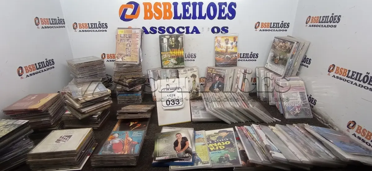 LOTE 033 - 01 LOTE COM GRANDE QUANTIDADE DE MÍDIAS EM CD E DVD. (NO ESTADO) ATENÇÃO! FAZER A VISITAÇÃO ANTES DE ARREMATAR, NÃO SABEMOS SE FUNCIONA, LEILÃO NÃO TEM GARANTIA E NEM DEVOLUÇÃO, SUJEITO A POSSÍVEIS AVARIAS VISÍVEIS/OCULTAS E/OU AUSÊNCIA DE COMPONENTES.