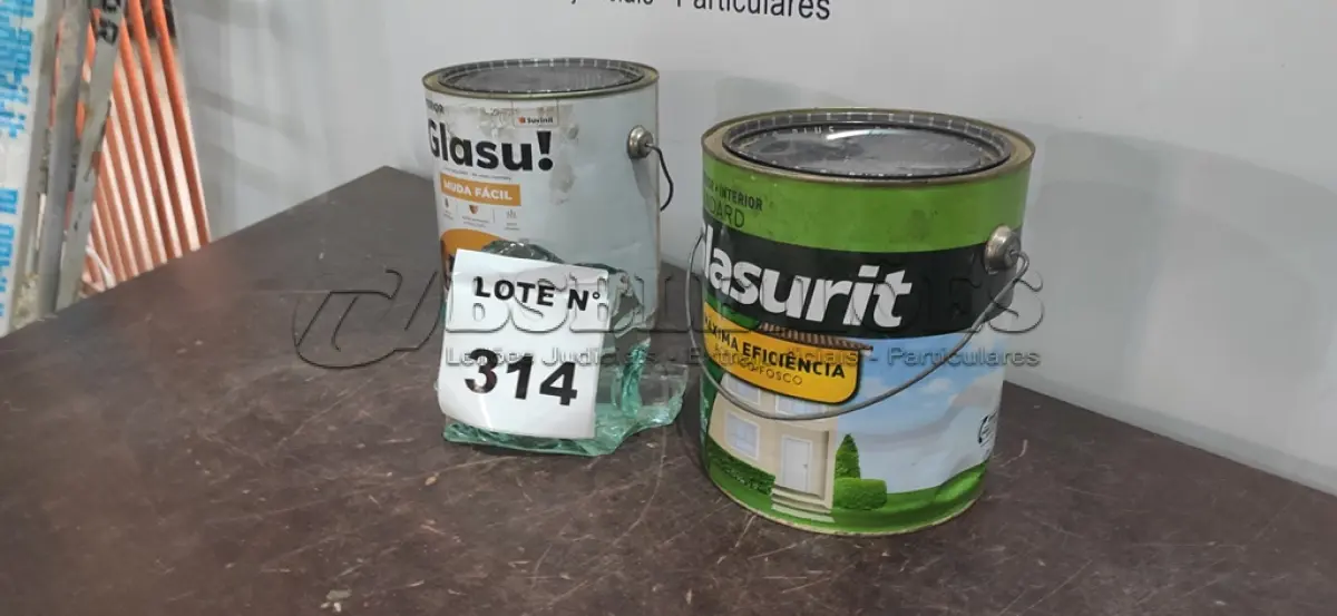 LOTE 314 - 01 LATA DE TINTA ACRÍLICA STANDARD FOSCO 3,6L INTERIOR/EXTERIOR MARCA GLASURIT E 01 LATA DE TINTA ACRÍLICA FOSCO CAMURÇA 3,6L INTERIOR/EXTERIOR MARCA GLASURIT. (NO ESTADO) ATENÇÃO! FAZER A VISITAÇÃO ANTES DE ARREMATAR, NÃO SABEMOS SE FUNCIONA, LEILÃO NÃO TEM GARANTIA E NEM DEVOLUÇÃO, SUJEITO A POSSÍVEIS AVARIAS VISÍVEIS/OCULTAS E/OU AUSÊNCIA DE COMPONENTES.