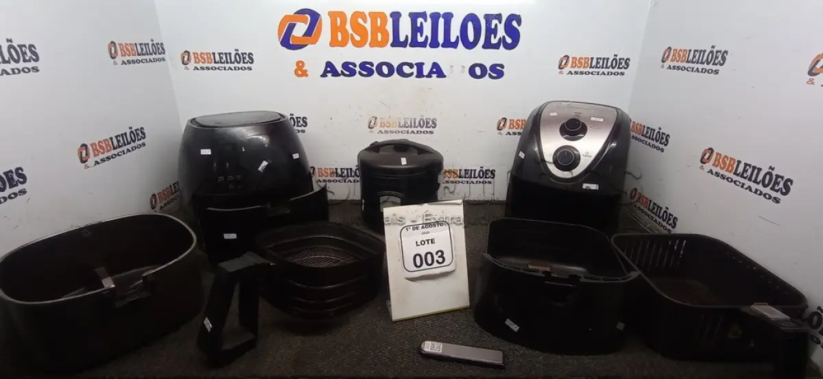 LOTE 003 - 02 AIR FRYERS E 01 PANELA ELÉTRICA DE MODELOS DIVERSOS. (NO ESTADO) ATENÇÃO! FAZER A VISITAÇÃO ANTES DE ARREMATAR, NÃO SABEMOS SE FUNCIONA, LEILÃO NÃO TEM GARANTIA E NEM DEVOLUÇÃO, SUJEITO A POSSÍVEIS AVARIAS VISÍVEIS/OCULTAS E/OU AUSÊNCIA DE COMPONENTES.