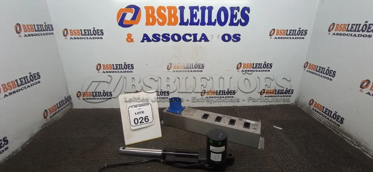 LOTE 026 - 01 MOTOR PNEUMÁTICO DE INCLINAÇÃO 110V E 01 GERENCIADOR DE ENERGIA MODELO PM-2.2 MARCA PENTACÚSTICA. (NO ESTADO) ATENÇÃO! FAZER A VISITAÇÃO ANTES DE ARREMATAR, NÃO SABEMOS SE FUNCIONA, LEILÃO NÃO TEM GARANTIA E NEM DEVOLUÇÃO, SUJEITO A POSSÍVEIS AVARIAS VISÍVEIS/OCULTAS E/OU AUSÊNCIA DE COMPONENTES.