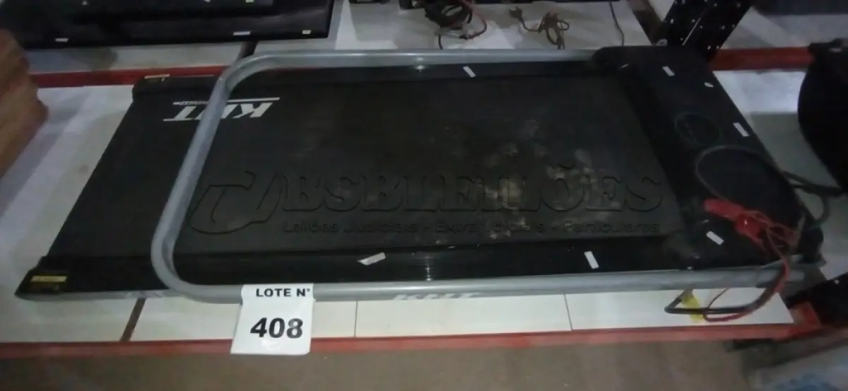 LOTE 408 - 01 ESTEIRA MODELO KHT-CI INCOMPLETA. (NO ESTADO) ATENÇÃO! FAZER A VISITAÇÃO ANTES DE ARREMATAR, NÃO SABEMOS SE FUNCIONA, LEILÃO NÃO TEM GARANTIA E NEM DEVOLUÇÃO, SUJEITO A POSSÍVEIS AVARIAS VISÍVEIS/OCULTAS E/OU AUSÊNCIA DE COMPONENTES.