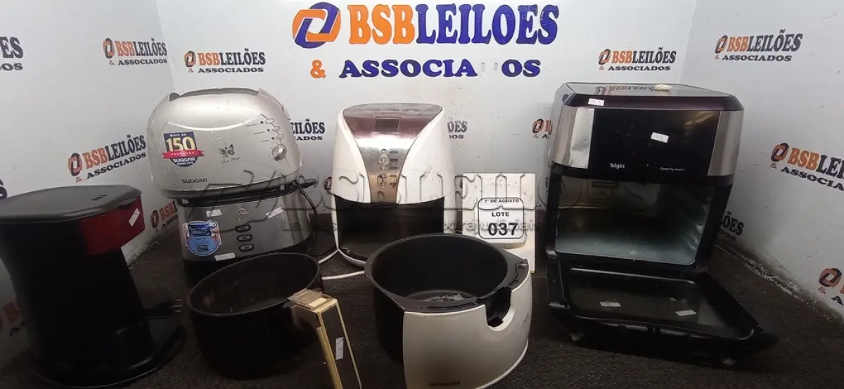 LOTE 037 - 02 TORRADEIRAS, 01 CAFETEIRA E 02 AIR FRYERS DE MARCAS E MODELOS DIVERSOS. (NO ESTADO) ATENÇÃO! FAZER A VISITAÇÃO ANTES DE ARREMATAR, NÃO SABEMOS SE FUNCIONA, LEILÃO NÃO TEM GARANTIA E NEM DEVOLUÇÃO, SUJEITO A POSSÍVEIS AVARIAS VISÍVEIS/OCULTAS E/OU AUSÊNCIA DE COMPONENTES.