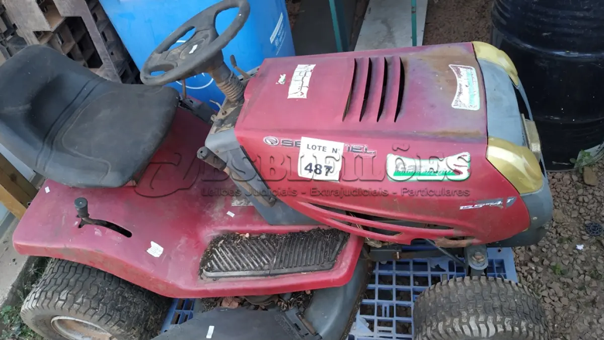 LOTE 487 - 01 TRATOR DE CORTAR GRANA A GASOLINA MARCA GARTHEN. (NO ESTADO) ATENÇÃO! FAZER A VISITAÇÃO ANTES DE ARREMATAR, NÃO SABEMOS SE FUNCIONA, LEILÃO NÃO TEM GARANTIA E NEM DEVOLUÇÃO, SUJEITO A POSSÍVEIS AVARIAS VISÍVEIS/OCULTAS E/OU AUSÊNCIA DE COMPONENTES.