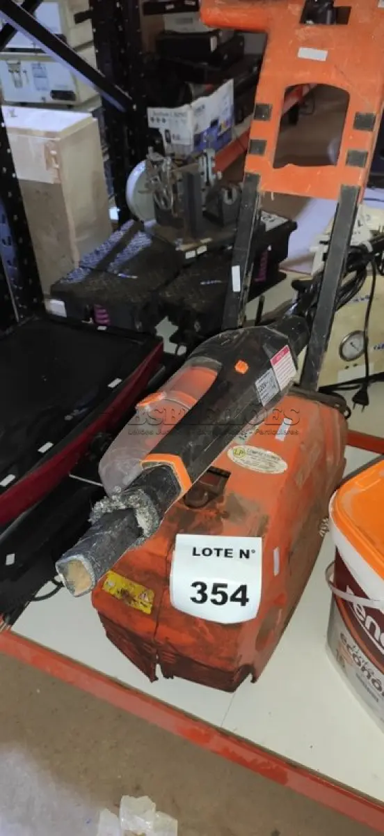 LOTE 354 -   01 LAVA JATO IMCOMPLETO E 01 ASPIRADOR DE PÓ. (NO ESTADO) ATENÇÃO! FAZER A VISITAÇÃO ANTES DE ARREMATAR, NÃO SABEMOS SE FUNCIONA, LEILÃO NÃO TEM GARANTIA E NEM DEVOLUÇÃO, SUJEITO A POSSÍVEIS AVARIAS VISÍVEIS/OCULTAS E/OU AUSÊNCIA DE COMPONENTES.