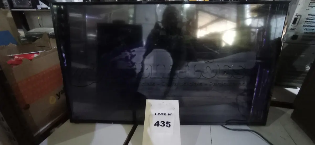LOTE 435 - 02 TVS 43’’ MARCA LG PARA RETIRADA DE PEÇAS. (NO ESTADO) ATENÇÃO! FAZER A VISITAÇÃO ANTES DE ARREMATAR, NÃO SABEMOS SE FUNCIONA, LEILÃO NÃO TEM GARANTIA E NEM DEVOLUÇÃO, SUJEITO A POSSÍVEIS AVARIAS VISÍVEIS/OCULTAS E/OU AUSÊNCIA DE COMPONENTES.
