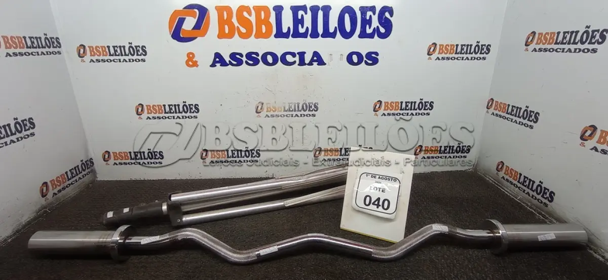 LOTE 040 - 01 BARRA EM W E 01 TRIPÉ. (NO ESTADO) ATENÇÃO! FAZER A VISITAÇÃO ANTES DE ARREMATAR, NÃO SABEMOS SE FUNCIONA, LEILÃO NÃO TEM GARANTIA E NEM DEVOLUÇÃO, SUJEITO A POSSÍVEIS AVARIAS VISÍVEIS/OCULTAS E/OU AUSÊNCIA DE COMPONENTES.