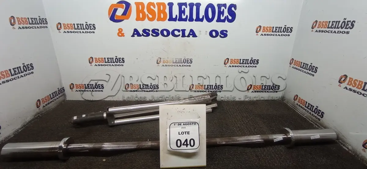 LOTE 040 - 01 BARRA EM W E 01 TRIPÉ. (NO ESTADO) ATENÇÃO! FAZER A VISITAÇÃO ANTES DE ARREMATAR, NÃO SABEMOS SE FUNCIONA, LEILÃO NÃO TEM GARANTIA E NEM DEVOLUÇÃO, SUJEITO A POSSÍVEIS AVARIAS VISÍVEIS/OCULTAS E/OU AUSÊNCIA DE COMPONENTES.