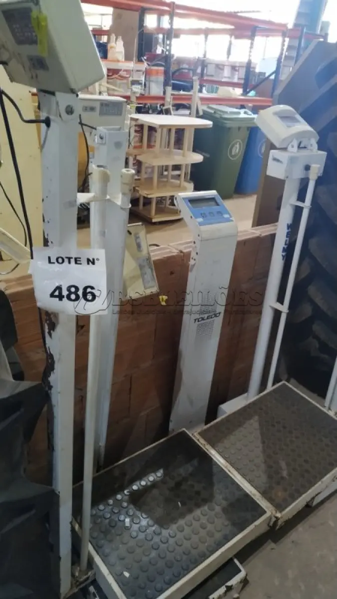 LOTE 486 - 05 BALANÇAS MARCAS E MODELOS DIVERSAS. (NO ESTADO) ATENÇÃO! FAZER A VISITAÇÃO ANTES DE ARREMATAR, NÃO SABEMOS SE FUNCIONA, LEILÃO NÃO TEM GARANTIA E NEM DEVOLUÇÃO, SUJEITO A POSSÍVEIS AVARIAS VISÍVEIS/OCULTAS E/OU AUSÊNCIA DE COMPONENTES. 