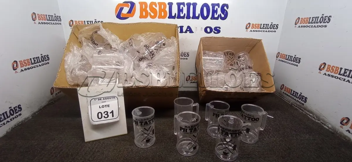 LOTE 031 - 01 LOTE COM GRANDE QUANTIDADE DE COPOS DE PLÁSTICO. (NO ESTADO) ATENÇÃO! FAZER A VISITAÇÃO ANTES DE ARREMATAR, NÃO SABEMOS SE FUNCIONA, LEILÃO NÃO TEM GARANTIA E NEM DEVOLUÇÃO, SUJEITO A POSSÍVEIS AVARIAS VISÍVEIS/OCULTAS E/OU AUSÊNCIA DE COMPONENTES.