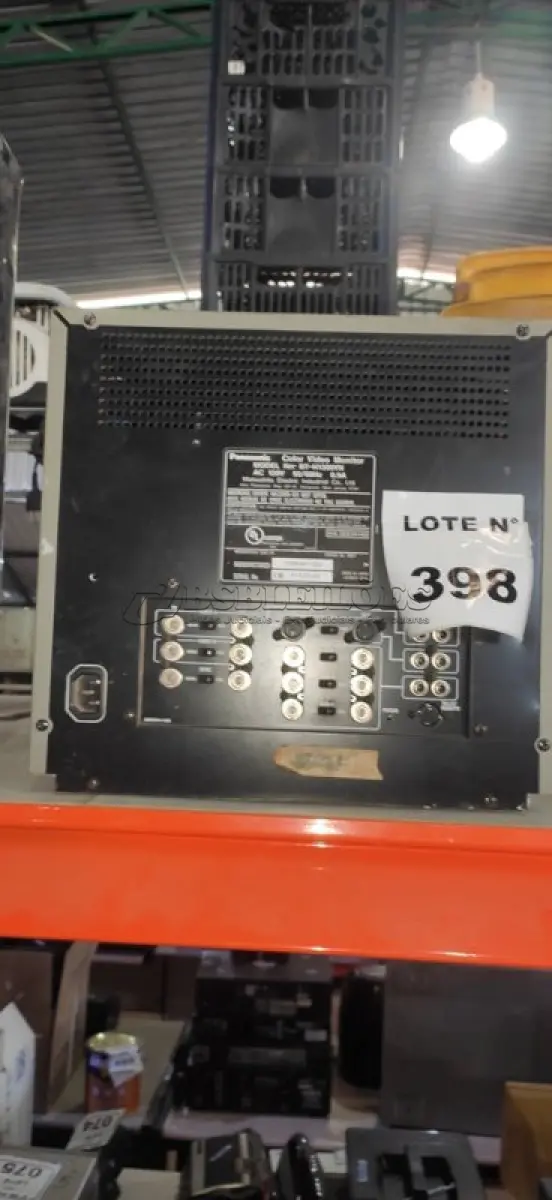 LOTE 398 -  01 MONITOR DE VÍDEO PANASONIC.  (NO ESTADO) ATENÇÃO! FAZER A VISITAÇÃO ANTES DE ARREMATAR, NÃO SABEMOS SE FUNCIONA, LEILÃO NÃO TEM GARANTIA E NEM DEVOLUÇÃO, SUJEITO A POSSÍVEIS AVARIAS VISÍVEIS/OCULTAS E/OU AUSÊNCIA DE COMPONENTES.