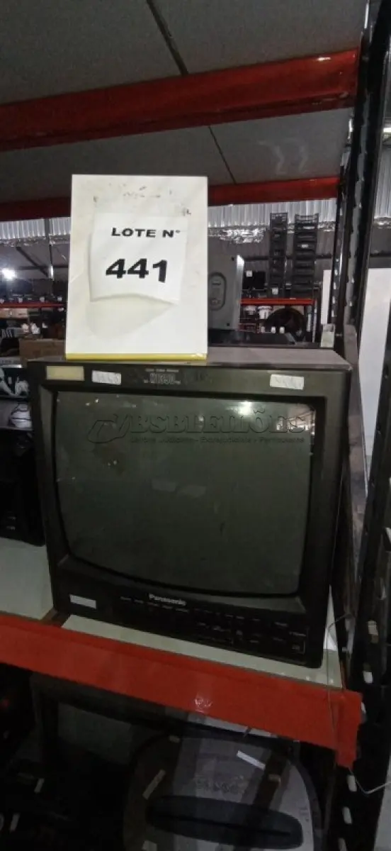 LOTE 441 -  01 MONITOR DE VÍDEO PANASONIC.  (NO ESTADO) ATENÇÃO! FAZER A VISITAÇÃO ANTES DE ARREMATAR, NÃO SABEMOS SE FUNCIONA, LEILÃO NÃO TEM GARANTIA E NEM DEVOLUÇÃO, SUJEITO A POSSÍVEIS AVARIAS VISÍVEIS/OCULTAS E/OU AUSÊNCIA DE COMPONENTES.