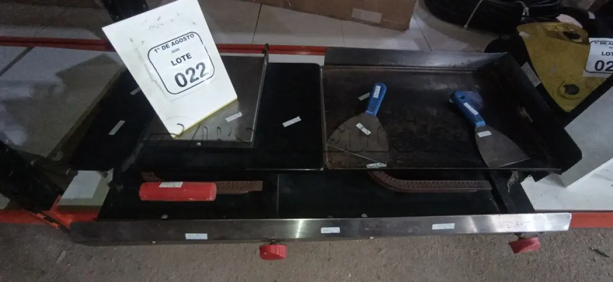LOTE 022 - 01 CHAPA DE ALIMENTOS DUPLA A GÁS. (NO ESTADO) ATENÇÃO! FAZER A VISITAÇÃO ANTES DE ARREMATAR, NÃO SABEMOS SE FUNCIONA, LEILÃO NÃO TEM GARANTIA E NEM DEVOLUÇÃO, SUJEITO A POSSÍVEIS AVARIAS VISÍVEIS/OCULTAS E/OU AUSÊNCIA DE COMPONENTES.
