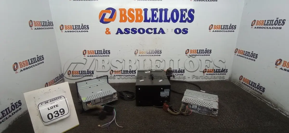 LOTE 039 - 01 ESTAÇÃO DE TRABALHO MODELO TS-850D MARCA TOYO E 02 APARELHOS DE SOM AUTOMOTIVO MARCAS KIA MOTORS E MITSUBISHI. (NO ESTADO) ATENÇÃO! FAZER A VISITAÇÃO ANTES DE ARREMATAR, NÃO SABEMOS SE FUNCIONA, LEILÃO NÃO TEM GARANTIA E NEM DEVOLUÇÃO, SUJEITO A POSSÍVEIS AVARIAS VISÍVEIS/OCULTAS E/OU AUSÊNCIA DE COMPONENTES.