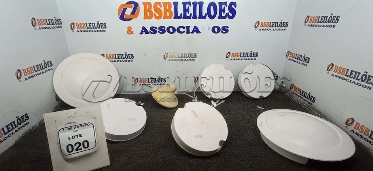 LOTE 020 - 01 LOTE COM VÁRIAS ANTENAS OMNI PARA COBERTURA DE SINAL. (NO ESTADO) ATENÇÃO! FAZER A VISITAÇÃO ANTES DE ARREMATAR, NÃO SABEMOS SE FUNCIONA, LEILÃO NÃO TEM GARANTIA E NEM DEVOLUÇÃO, SUJEITO A POSSÍVEIS AVARIAS VISÍVEIS/OCULTAS E/OU AUSÊNCIA DE COMPONENTES.