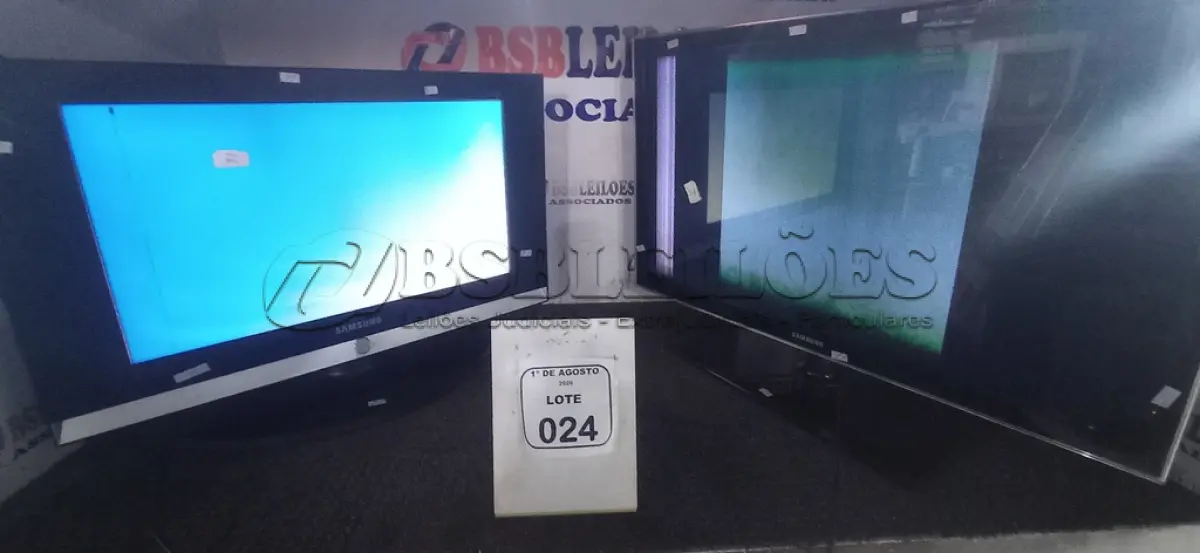 LOTE 024 - 02 TVS DE 32’’ E 36’’ MARCA SAMSUNG. (NO ESTADO) ATENÇÃO! FAZER A VISITAÇÃO ANTES DE ARREMATAR, NÃO SABEMOS SE FUNCIONA, LEILÃO NÃO TEM GARANTIA E NEM DEVOLUÇÃO, SUJEITO A POSSÍVEIS AVARIAS VISÍVEIS/OCULTAS E/OU AUSÊNCIA DE COMPONENTES.