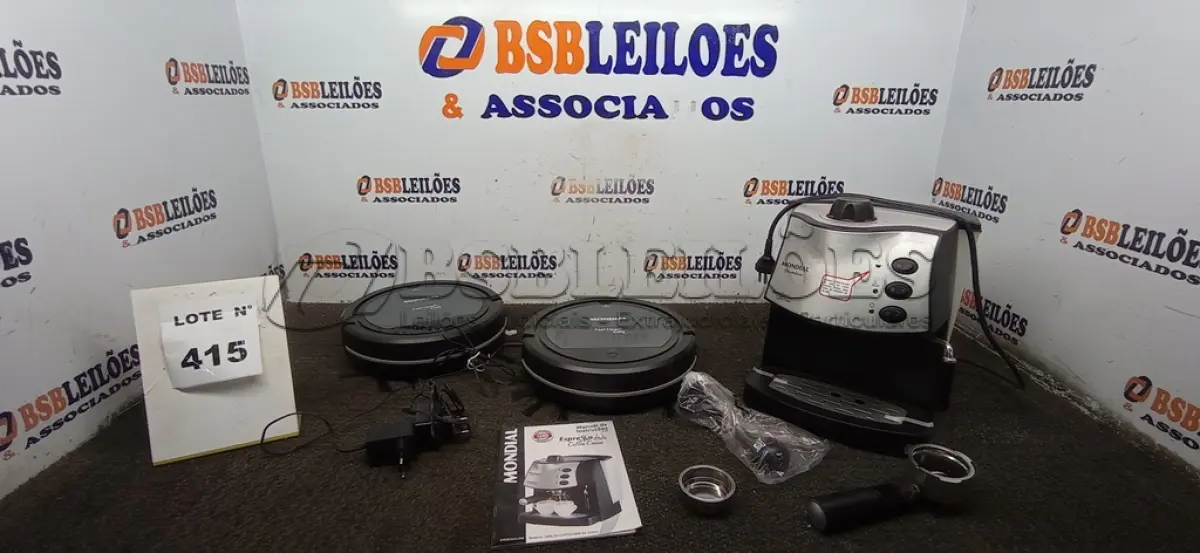 LOTE 415 - 01 MÁQUINA DE CAFÉ EXPRESSO 220V MARCA MONDIAL E 02 ASPIRADORES ROBÔ MARCA MONDIAL. (NO ESTADO) ATENÇÃO! FAZER A VISITAÇÃO ANTES DE ARREMATAR, NÃO SABEMOS SE FUNCIONA, LEILÃO NÃO TEM GARANTIA E NEM DEVOLUÇÃO, SUJEITO A POSSÍVEIS AVARIAS VISÍVEIS/OCULTAS E/OU AUSÊNCIA DE COMPONENTES.