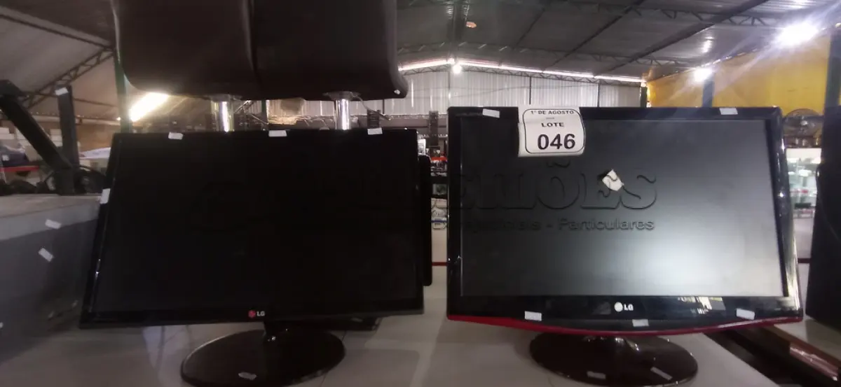 LOTE 046 - 06 MONITORES DE MARCAS E MODELOS DIVERSOS. (NO ESTADO) ATENÇÃO! FAZER A VISITAÇÃO ANTES DE ARREMATAR, NÃO SABEMOS SE FUNCIONA, LEILÃO NÃO TEM GARANTIA E NEM DEVOLUÇÃO, SUJEITO A POSSÍVEIS AVARIAS VISÍVEIS/OCULTAS E/OU AUSÊNCIA DE COMPONENTES.