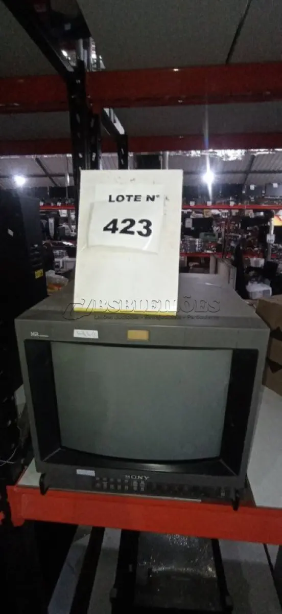 LOTE 423 -  01 MONITOR DE VIDEO SONY.  (NO ESTADO) ATENÇÃO! FAZER A VISITAÇÃO ANTES DE ARREMATAR, NÃO SABEMOS SE FUNCIONA, LEILÃO NÃO TEM GARANTIA E NEM DEVOLUÇÃO, SUJEITO A POSSÍVEIS AVARIAS VISÍVEIS/OCULTAS E/OU AUSÊNCIA DE COMPONENTES.