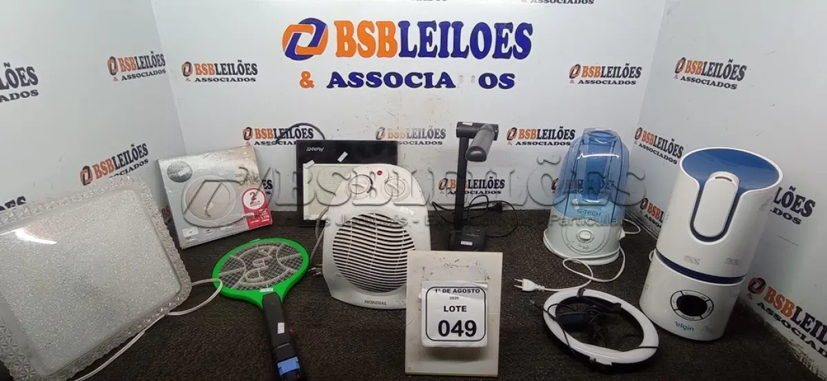 LOTE 049 - 01 AQUECEDOR, 02 UMIDIFICADORES, REFLETOR, 01 RAQUETE ELÉTRICA E VÁRIAS LUMINÁRIAS DE MARCAS E MODELOS DIVERSOS. (NO ESTADO) ATENÇÃO! FAZER A VISITAÇÃO ANTES DE ARREMATAR, NÃO SABEMOS SE FUNCIONA, LEILÃO NÃO TEM GARANTIA E NEM DEVOLUÇÃO, SUJEITO A POSSÍVEIS AVARIAS VISÍVEIS/OCULTAS E/OU AUSÊNCIA DE COMPONENTES.