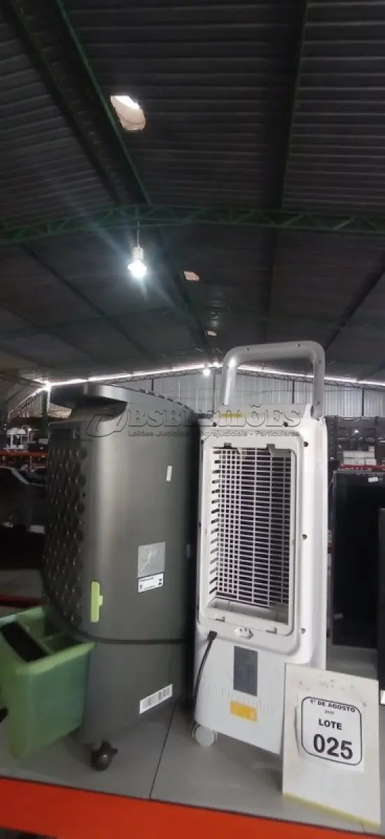 LOTE 025 - 02 CLIMATIZADORES PARA RETIRADA DE PEÇAS. (NO ESTADO) ATENÇÃO! FAZER A VISITAÇÃO ANTES DE ARREMATAR, NÃO SABEMOS SE FUNCIONA, LEILÃO NÃO TEM GARANTIA E NEM DEVOLUÇÃO, SUJEITO A POSSÍVEIS AVARIAS VISÍVEIS/OCULTAS E/OU AUSÊNCIA DE COMPONENTES.