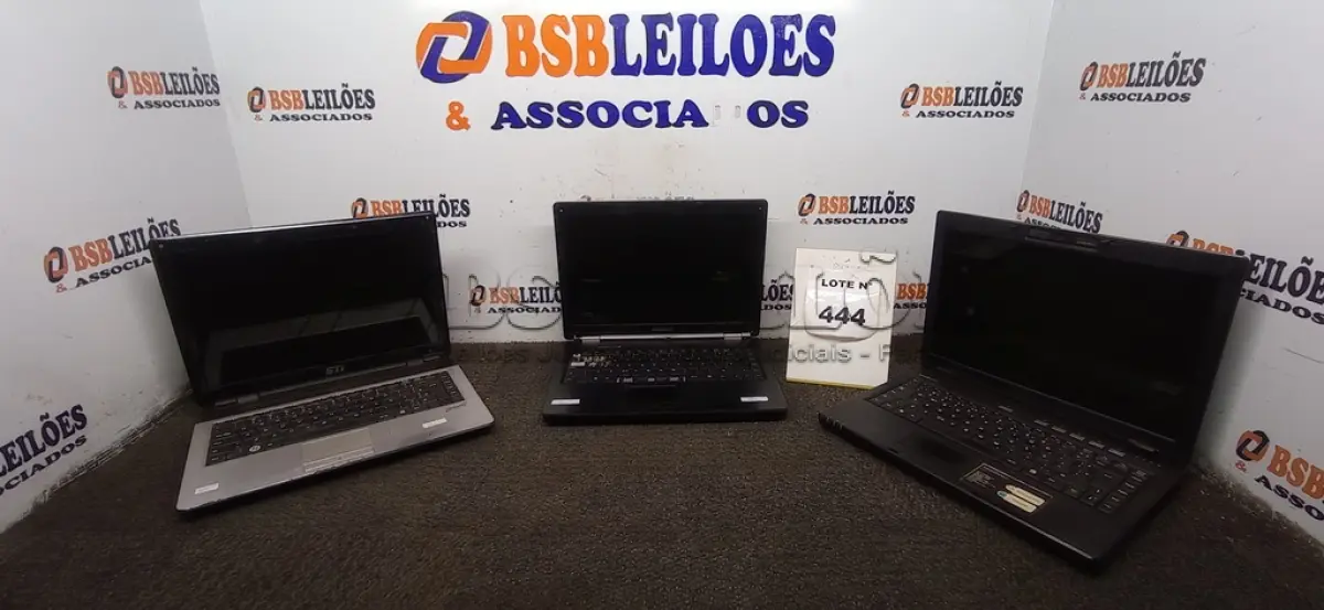 LOTE 444 - 03 NOTEBOOKS MARCAS DIVERSAS. (NO ESTADO) ATENÇÃO! FAZER A VISITAÇÃO ANTES DE ARREMATAR, NÃO SABEMOS SE FUNCIONA, LEILÃO NÃO TEM GARANTIA E NEM DEVOLUÇÃO, SUJEITO A POSSÍVEIS AVARIAS VISÍVEIS/OCULTAS E/OU AUSÊNCIA DE COMPONENTES.