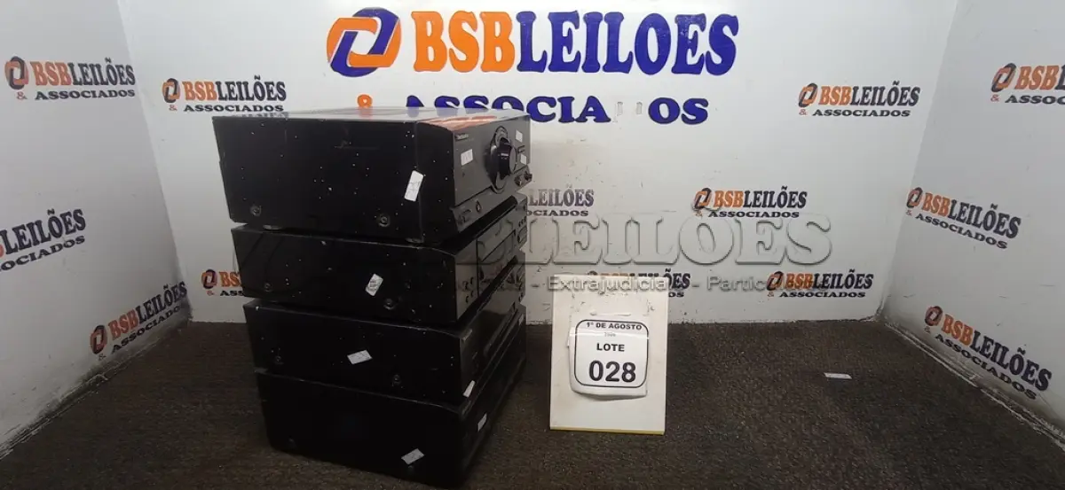 LOTE 028 - 01 SINTONIZADOR DE RÁDIO MODELO ST-CH530, 01 DISC PLAYER MODELOS SL-CH5530, 01 CASSETE DECK MODELO RS-CH730 E 01 AMPLIFICADOR STEREO MODELO SE-CH530 MARCA TECHNICS. (NO ESTADO) ATENÇÃO! FAZER A VISITAÇÃO ANTES DE ARREMATAR, NÃO SABEMOS SE FUNCIONA, LEILÃO NÃO TEM GARANTIA E NEM DEVOLUÇÃO, SUJEITO A POSSÍVEIS AVARIAS VISÍVEIS/OCULTAS E/OU AUSÊNCIA DE COMPONENTES.