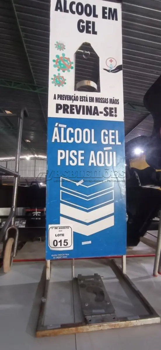 LOTE 015 - 01 PLACA COM SUPORTE PARA ÁLCOOL EM GEL. (NO ESTADO) ATENÇÃO! FAZER A VISITAÇÃO ANTES DE ARREMATAR, NÃO SABEMOS SE FUNCIONA, LEILÃO NÃO TEM GARANTIA E NEM DEVOLUÇÃO, SUJEITO A POSSÍVEIS AVARIAS VISÍVEIS/OCULTAS E/OU AUSÊNCIA DE COMPONENTES.