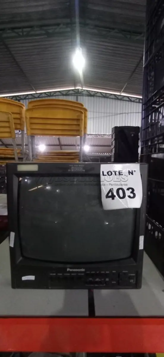 LOTE 403 -  01 MONITOR DE VÍDEO PANASONIC.  (NO ESTADO) ATENÇÃO! FAZER A VISITAÇÃO ANTES DE ARREMATAR, NÃO SABEMOS SE FUNCIONA, LEILÃO NÃO TEM GARANTIA E NEM DEVOLUÇÃO, SUJEITO A POSSÍVEIS AVARIAS VISÍVEIS/OCULTAS E/OU AUSÊNCIA DE COMPONENTES.