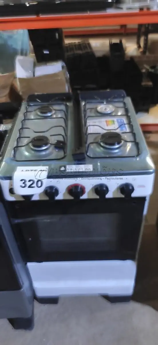 LOTE 320 -  01 FOGÃO 04 BOCAS IDEAL SUPER.  (NO ESTADO) ATENÇÃO! FAZER A VISITAÇÃO ANTES DE ARREMATAR, NÃO SABEMOS SE FUNCIONA, LEILÃO NÃO TEM GARANTIA E NEM DEVOLUÇÃO, SUJEITO A POSSÍVEIS AVARIAS VISÍVEIS/OCULTAS E/OU AUSÊNCIA DE COMPONENTES.