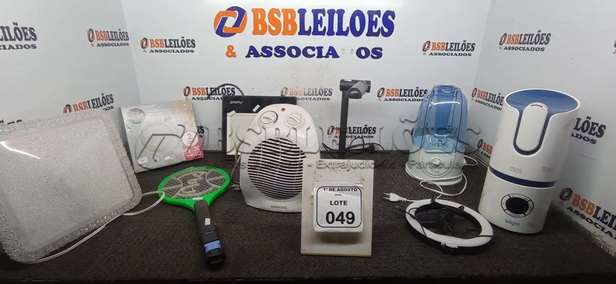 LOTE 049 - 01 AQUECEDOR, 02 UMIDIFICADORES, REFLETOR, 01 RAQUETE ELÉTRICA E VÁRIAS LUMINÁRIAS DE MARCAS E MODELOS DIVERSOS. (NO ESTADO) ATENÇÃO! FAZER A VISITAÇÃO ANTES DE ARREMATAR, NÃO SABEMOS SE FUNCIONA, LEILÃO NÃO TEM GARANTIA E NEM DEVOLUÇÃO, SUJEITO A POSSÍVEIS AVARIAS VISÍVEIS/OCULTAS E/OU AUSÊNCIA DE COMPONENTES.