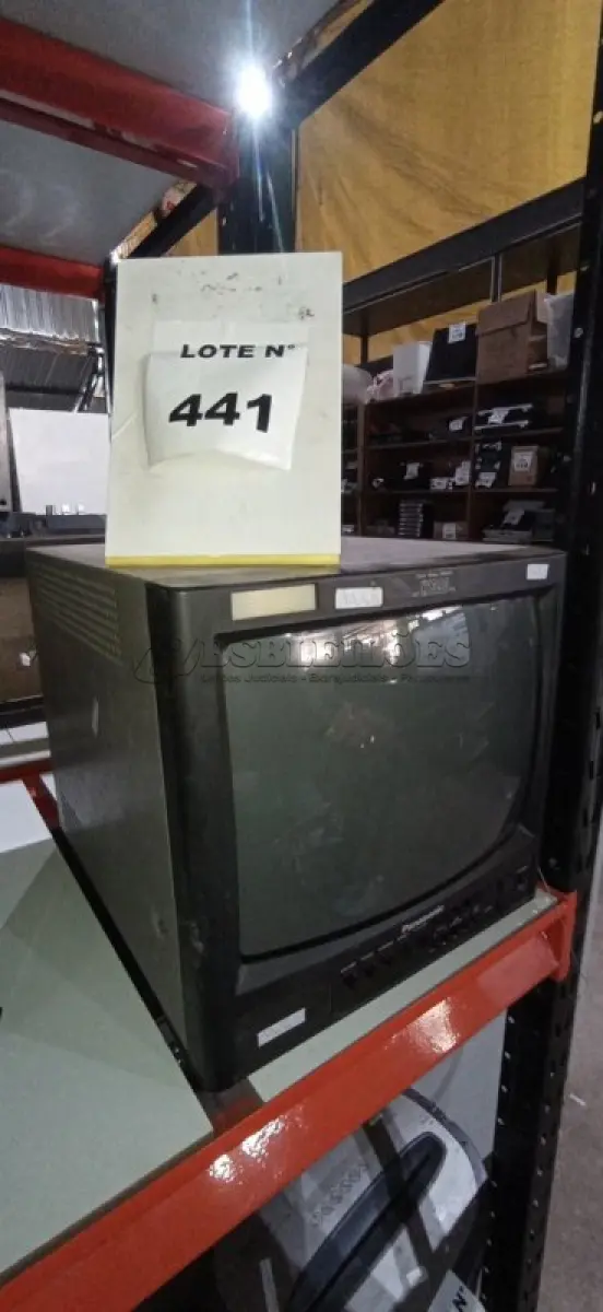 LOTE 441 -  01 MONITOR DE VÍDEO PANASONIC.  (NO ESTADO) ATENÇÃO! FAZER A VISITAÇÃO ANTES DE ARREMATAR, NÃO SABEMOS SE FUNCIONA, LEILÃO NÃO TEM GARANTIA E NEM DEVOLUÇÃO, SUJEITO A POSSÍVEIS AVARIAS VISÍVEIS/OCULTAS E/OU AUSÊNCIA DE COMPONENTES.
